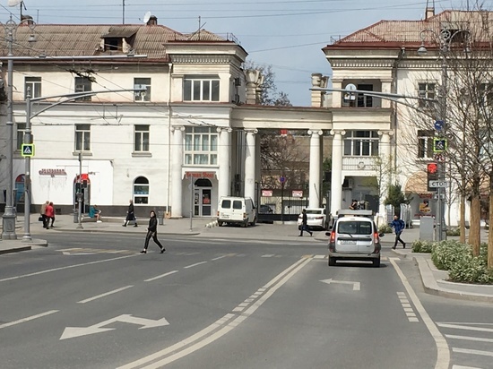 В Севастополе будут судить пассажира за кражу денег у таксиста