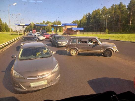 Водители в Карелии жалуются на пробки в районе Вилги