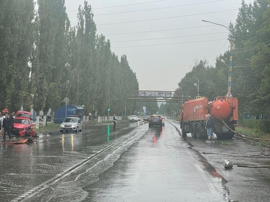 В ДТП с КамАЗом в Новочеркасске пострадали два человека