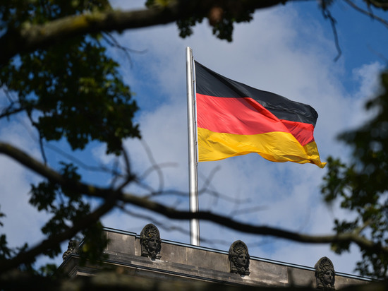 Более 60% немцев недовольны работой правительства и канцлера