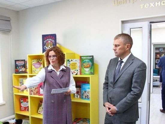 В Омской области открылась модельная библиотека со старинной печью и визит-центром