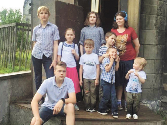 Семья с десятью детьми рассказала о лайфхаках к 1 сентября