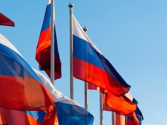Губернатор Сахалинской области поздравил жителей с Днем государственного флага