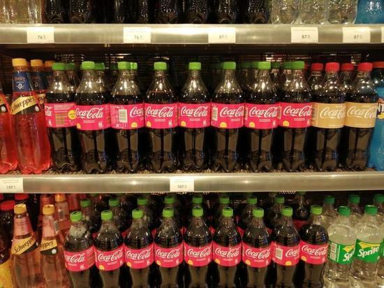 Coca-Cola из Киргизии с зеленой крышкой начали продавать в Новосибирске
