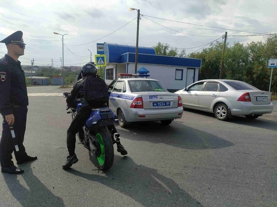 В Лабытнанги ГИБДД поймала троих байкеров-бесправников за день