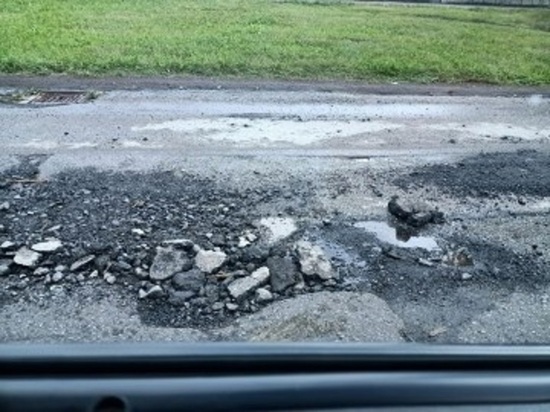 Колеса можно оставить: ремонт дороги в кузбасском городе ужаснул горожан