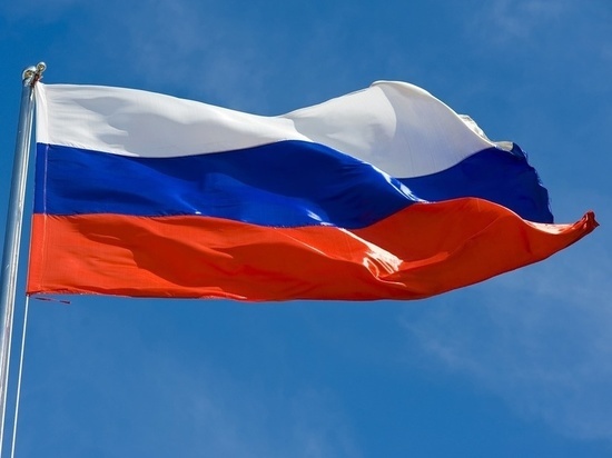 Омский губернатор и председатель областного Заксобрания поздравили жителей региона с Днём Государственного флага России