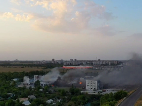 В Донецке горят склады гипермаркета «Сигма»