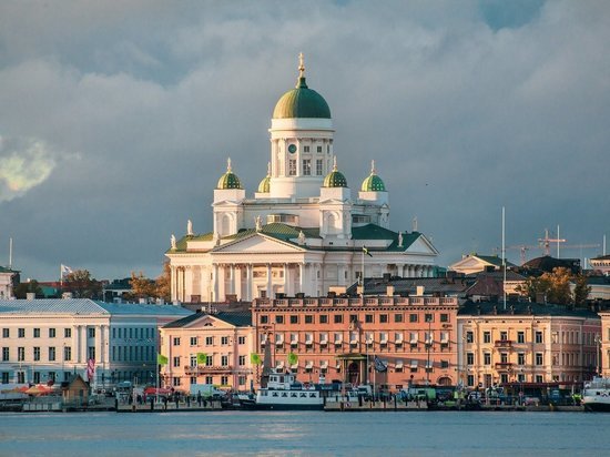 Финские магазины перестали принимать наличность у туристов из Петербурга