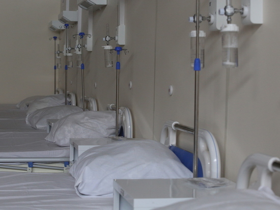 Почти 60 COVID-коек развернули в Александровской больнице