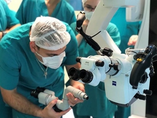 В краснодарской больнице появился первый в России робот-микроскоп