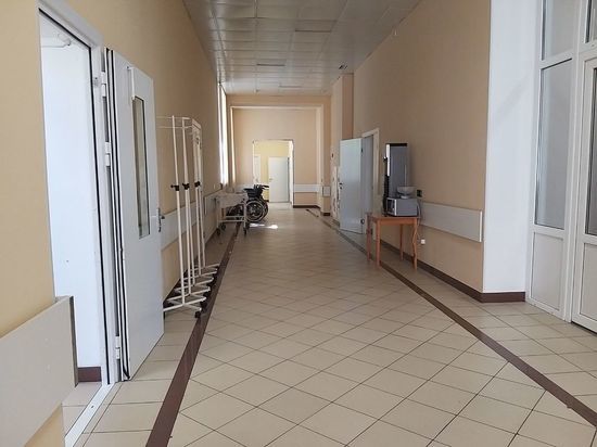 Петербуржцы не смогут навещать больных в стационарах из-за COVID-19
