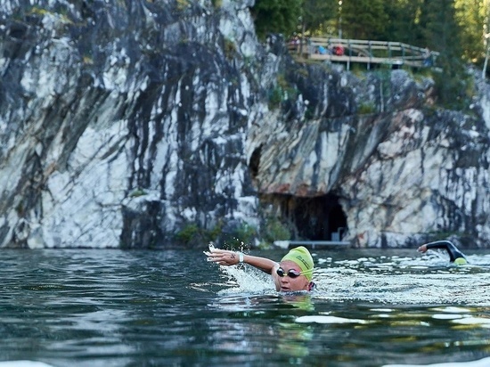 Спортсмены впервые поплывут в темноте через пещеры Горного парка Карелии