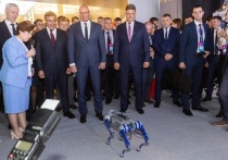 Робопёс Unitree Go1 был представлен на технологическом форуме "Технопром" в Новосибирске 23 августа