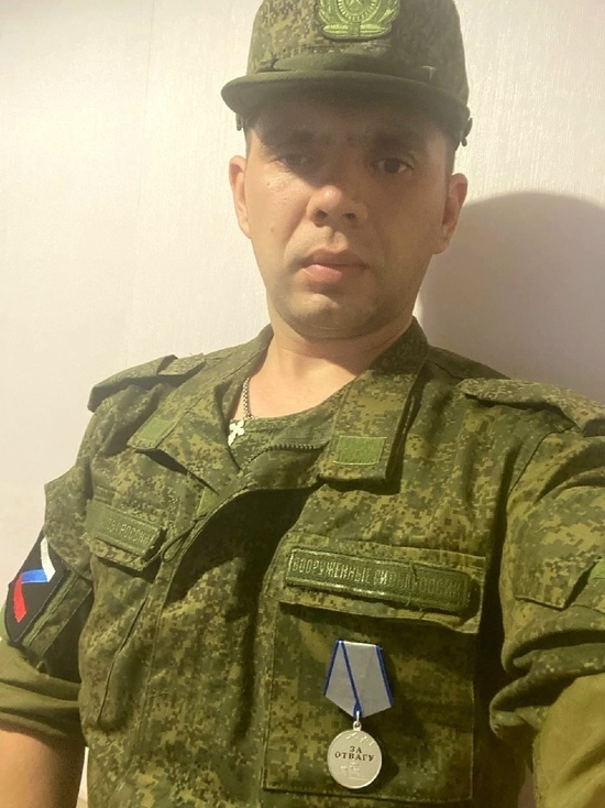 Раненого в Украине солдата из Ноябрьска наградили за отвагу