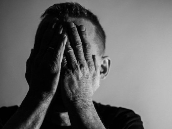 Психолог: Апатия – первый признак депрессии у подростков