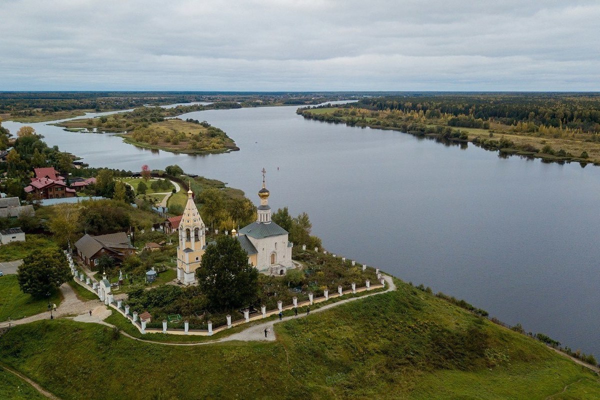 Волга в районе Городня