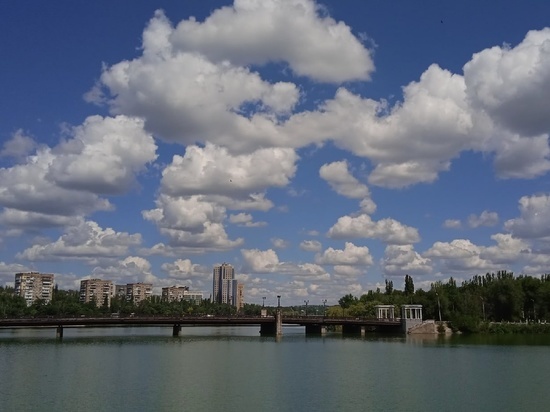 Донецк из-за обстрелов остался без праздника