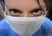 Смог и дым вызывают сухость и раздражение глаз, рассказала врач-офтальмолог Татьяна Шилова