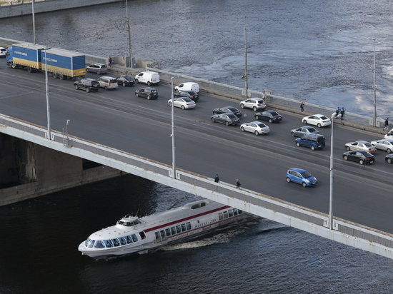 Установкой систем безопасности на мостах Ленобласти займется компания из Самары