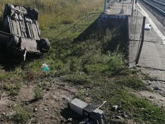 Под Рязанью в ДТП с локомотивом пострадал 72-летний водитель Nissan