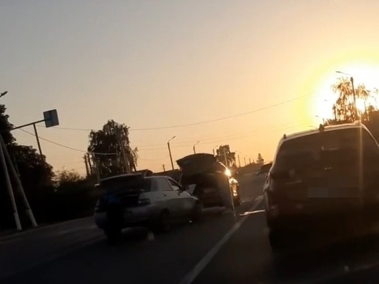 Под Курском легковушка ВАЗ протаранила внедорожник