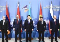 Участники заседания Евразийского межправительственного совета (ЕМПС) в киргизском городе Чолпон-Ата 25 и 26 августа рассмотрят вопрос о расширении применения национальных валют стран Евразийского экономического союза (ЕАЭС) для расчётов в рамках совместной торговли