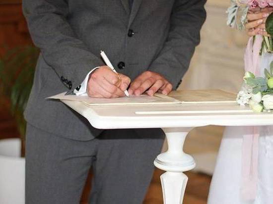 Молодожены со всей страны выбирают Камчатку для бракосочетания