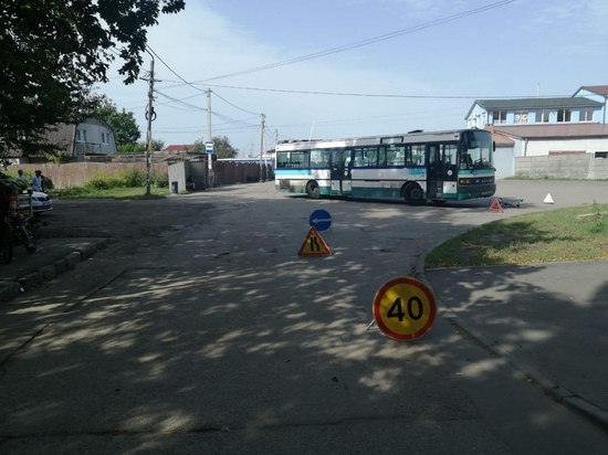 В Калининграде велосипедиста госпитализировали после столкновения с автобусом