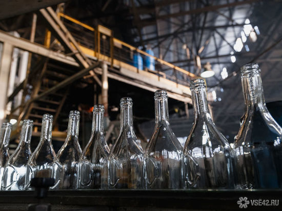 Кемеровчанин продал знакомому 23 000 бутылок поддельного алкоголя
