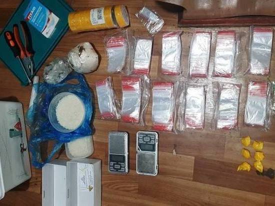 Астраханская полиция задержала с поличным сбытчиков наркотических веществ