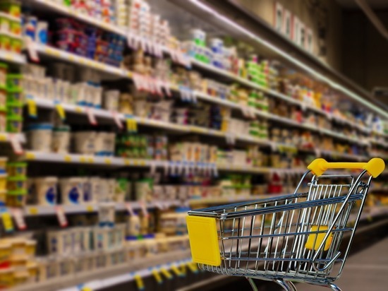 В Молочном на требование продавца расплатиться посетитель магазина принялся размахивать ножом