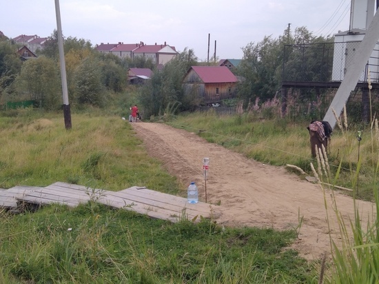 Травмобезопасные тротуары обустраивают в селе Мужи