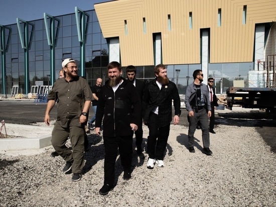 Кадыров проинспектировал строительство в Грозном центра дзюдо имени Путина