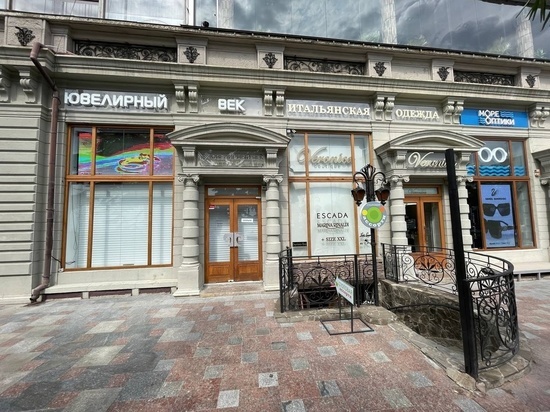 В Ялте девушка прилегла отдохнуть на лавку – проснулась без денег и документов