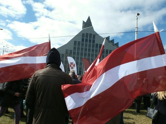 В Латвии исчез советский памятник, который собирались снести власти