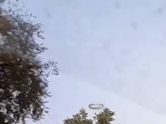 Появились видео с "угольным НЛО" в небе над Нижним Новгородом