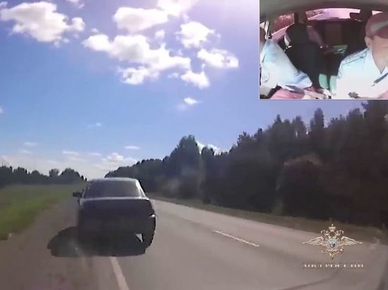 В Омской области автоинспекторы открыли огонь по машине с пьяным водителем
