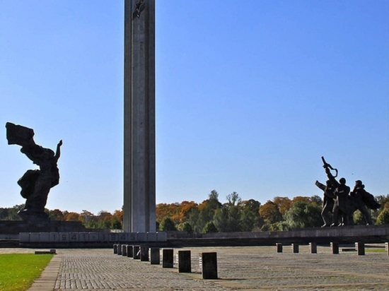 В ООН предписали остановить снос Монумента Освободителям Латвии