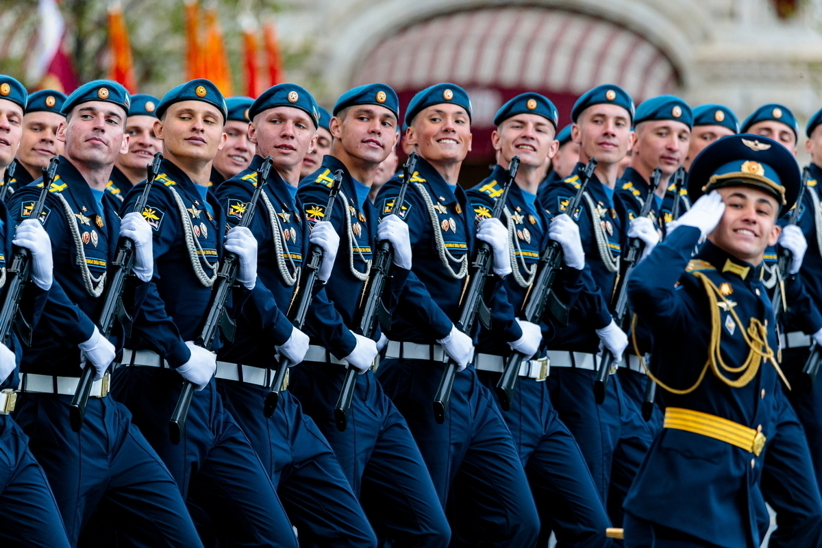 В Воронеже приняли присягу 1200 курсантов Военно-воздушной академии - МК  Воронеж