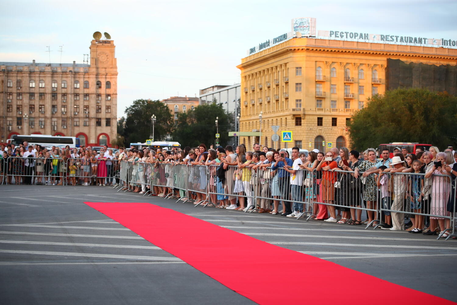 Волгоградский кинофестиваль красная дорожка