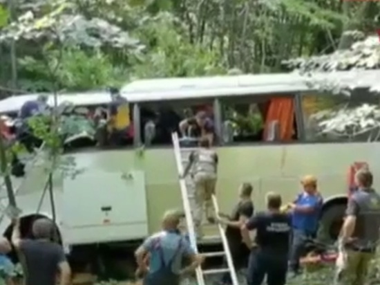 В Турции десятки человек ранены при ДТП с туристическим автобусом
