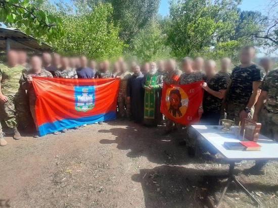 Орловские бойцы приняли участие в молебне на передовой