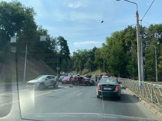 На Лыбедской магистрали столкнулось два владимирских автомобиля