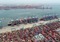 Логистические компании Китайской Народной Республики с весны почти вдвое увеличили цены на контейнерные перевозки, сообщает в понедельник «Коммерсантъ»