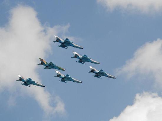 Военно-дипломатический источник сообщил РИА Новости, что ПВО и ВКС России фактически ликвидировали квалифицированный летный состав воздушных сил Украины