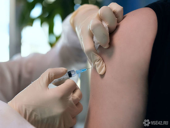 Россиянам напомнили, какими вакцинами от ковида лучше не прививаться