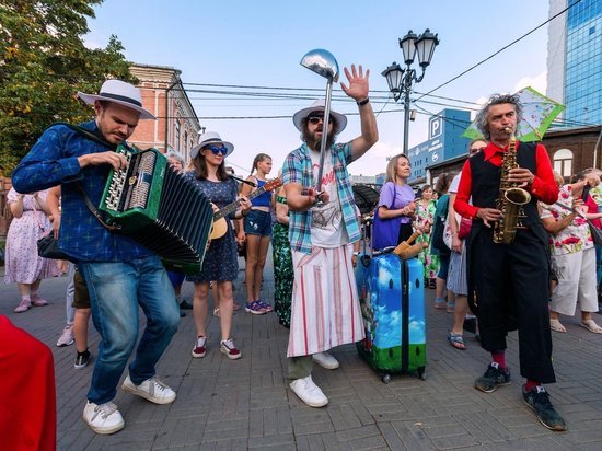 В Челябинске впервые прошел фестиваль уличных театров