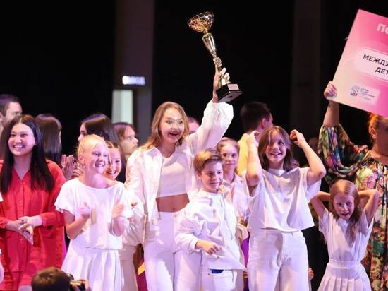 Команда «Белый кролик» победила в Пятигорске в финале юниор-лиги КВН