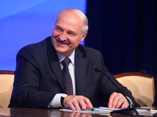 Лукашенко заявил, что уже «наелся» президентства